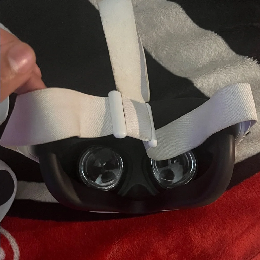 Advanced VR Headset and Controllers - White